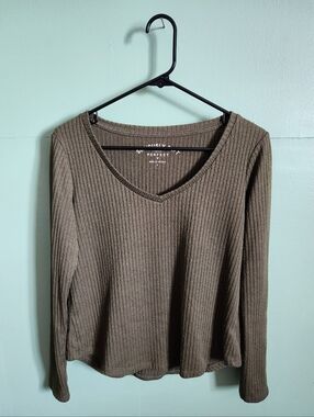 Olive Ribbed V-Neck Long Sleeve Top